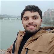 Tengo un alto nivel (doctorado) en matemáticas y doy todo tipo de cursos de matemáticas pero solo en inglés y francés.