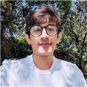 Profesor de matematicas para dar monitorias a estudiantes de Bachillerato.