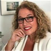 Imparto clases de Español para extranjeros basándome en metodologías que he aprendido yo misma aprendiendo otros idiomas.