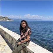 English tutor who teaches students of all ages.