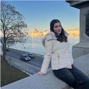 Estudiante de derecho, se me dan muy bien los idiomas como el inglés, francés, español… Hice bachillerato humanístico