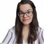 Profesora con experiencia en el sector de la educación dando clase en secundaria y bachillerato