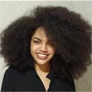 Profesor de apoyo escolar en clases para niños de forma presencial o online