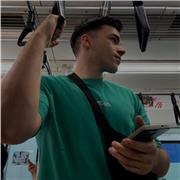 Graduado en Finanzas y Profesor. Doy clases dinámicas y adaptadas a ESO, Bachillerato y adultos. Clases claras y eficaces.