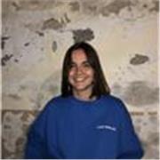 Graduada en batxillerat ofereix classes de reforç acadèmic a nivell de primària i secundària