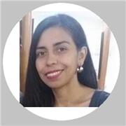 Profesora enseña Español básico a extranjeros