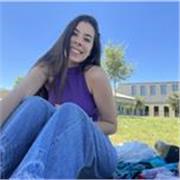 Estudiante de Pedagogía imparte clases de primaria