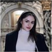 Deutsch & Englisch Tutorin, welche alle Altersgruppen unterrichtet. 