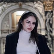 Deutsch & Englisch Tutorin, welche alle Altersgruppen unterrichtet.
