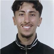 Estudiante de Doble Grado de Estudios Ingleses y Lingüística y Lenguas Aplicadas. Becado por Cambridge y el Gobierno de Canarias.
