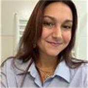 Titulada en comunicación, con experiencia con los niños desde 10 anos, titulada con el BAFA (diploma francés)
