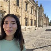 Ingeniera química y estudiante de maestría apasionada por la enseñanza