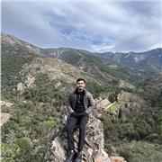 Estudiante de medicina de 5to curso que puede aportar ayuda en conocimientos básicos y también en inglés