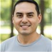 Soy profesional en Comunicación y periodismo, con un amplio dominio de Lengua y Literatura Hispanoamericana. 
