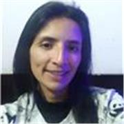 Profesora de Español ofrece orientación del área para todas las edades