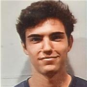 Positivo y profesional, con amplia experiencia en adolescentes comprometidos.