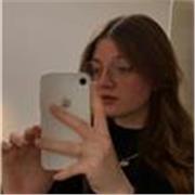Ciao, sono Matilde, una ragazza di 21 anni molto solare, estroversa, empatica e disponibile, che ama stare a contatto con le persone.
Attualmente studio e frequento l’università di Psicologia qui a Trento, e mi piacerebbe anche trovare del tempo per lavor