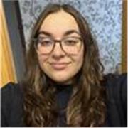 Mestra de repàs de qualsevol curs de primària i ESO, assignatures: matemàtiques, ciències i llengües (castellà i català)