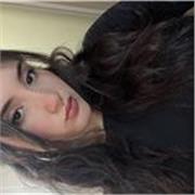 Soy Ingrid, estudiante de Filosofía en Barcelona. Doy clases de humanidades de cualquier nivel/curso y mates hasta 3º ESO.