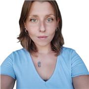 Profesora titulada en Educación primaria con mención en pedagógica terapéutica, con 5 años de experiencia.