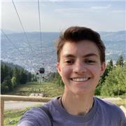 History graduate with passion for sharing experience and knowledge in London.