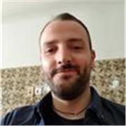 Giovane laureato in farmacia impartisce lezioni private in presenza e on-line