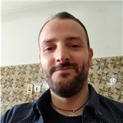 Giovane laureato in farmacia impartisce lezioni private in presenza e on-line