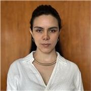 Maestra de apoyo escolar especializada en clases para niños de forma presencial