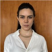Maestra de apoyo escolar especializada en clases para niños de forma presencial