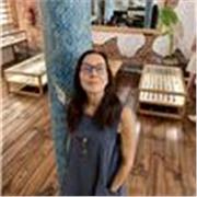 Maestra de español y de inglés también