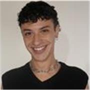 Profesor imparte de Lengua, literatura, actuacion y musica