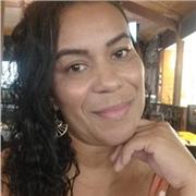 Formada em psicopedagogia e aplicadora ABA