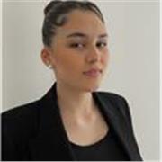 Ich möchte als Deutsch-Nachhilfelehrerin Kindern aller Altersgruppen helfen und motivieren.