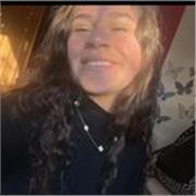 Soy una buena niña, muy educada y ejemplar. Me caracterizo por mi respeto hacia los demás, mis buenos modales y mi forma 