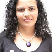 Soy una persona apasionada por lo que hace, que ama dar clase y que busca instruir a los y las estudiantes en temas relacionados con la comprensión de la humanidad y de las sociedades del mundo. Enseñar política, historia, gobierno y geografía. Mis clases