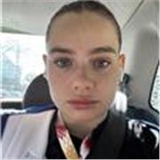 Universitaria en ADE, graduada en bachiller de ciencias sociales