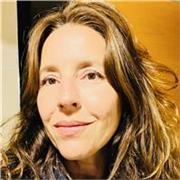 Traductora profesional con más de 20 años de experiencia. 