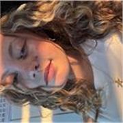 Profesora de inglés con un c2 apta para darle clase a cualquiera que lo necesite.