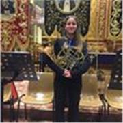 Profesora de lenguaje musical, piano y trompa de manera presencial