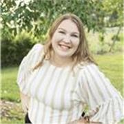 A native English speaker with extensive music/singing experience teaching singing to students ages 12 and older