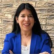 Profesora de marketing estratégico, comunicación y marca personal.