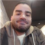Profesor titulado en Medicina, con inglés C2, conocimientos del sistema de Salud Americano y experiencia de interpretación médica.