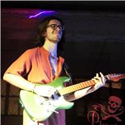 Musicista/chitarrista jazz, studente di chitarra jazz al conservatorio, offre lezioni di chitarra a principianti e intermedi