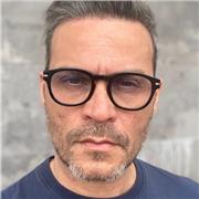 Cerco un lavoro come freelance traduttore dall'inglese all'italiano e dal portoghese all'italiano