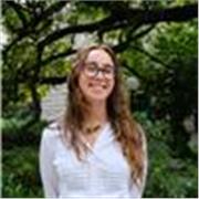 Profesora y hablante nativa de inglés, que ofrece clases de conversación y gramática