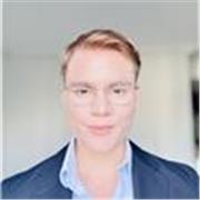 Profesional de la pedagogía, orientado a desarrollar estrategias de aprendizaje efectivas para crear, enseñar y practicar.