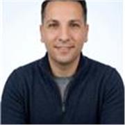 Entrenador de fútbol , con experiencia en análisis ,estrategia y mejora continua de los alumnos .