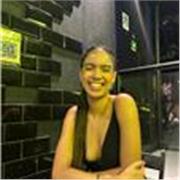 Professora de português com experiência em aula presencial e online para crianças, adolescentes e estrangeiros