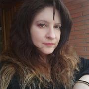 Pittrice professionista , tutte le tecniche , offre lezioni esaurienti ed efficaci in ambito artistico , esclusivamente online