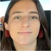 Soy una persona entusiasta, alegre, servicial y empática. Me hace feliz ayudar a los demás y más, a través de la enseñanza. 